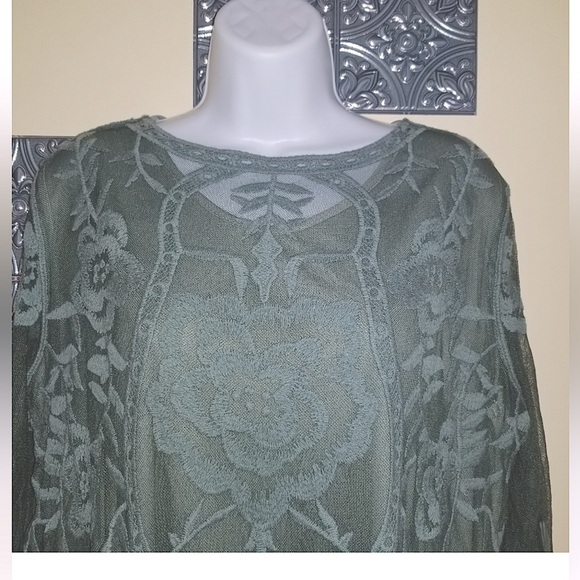 Mindful Souls Gray Shift Dress with Full Lace Overlay 18 - Picture 5 of 5